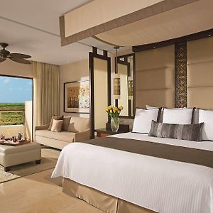 Junior Suite Ocean View King Bed